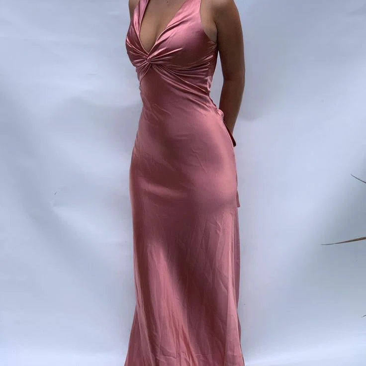 Classic satin sleeveless hanging neck V-neck slim evening gown