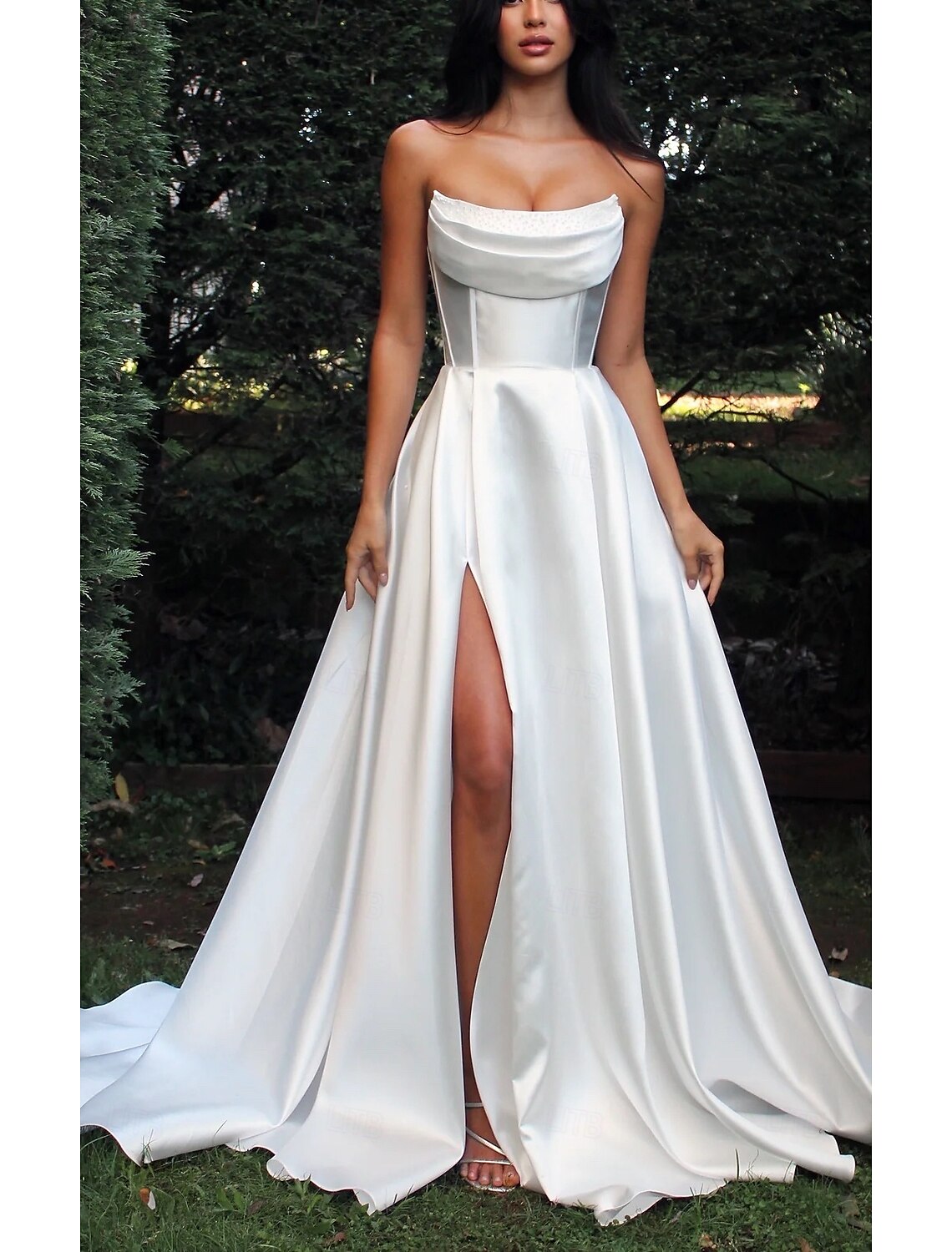 Reception A-Line Sweetheart Bustier Wedding Dresses Strapless Sweep Train Jersey Bridal Gowns