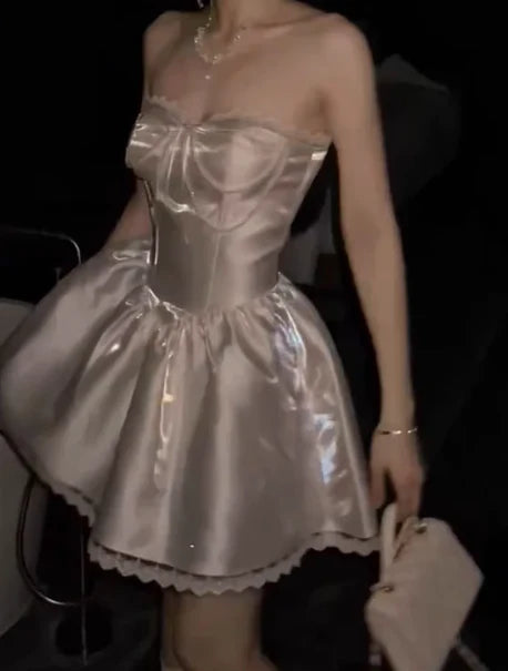 Strapless A-Line Satin Short Prom Dresses Gorgeous White Homecoming Dresses with Pearls