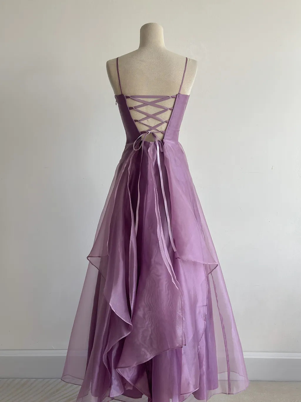Elegant Purple A-Line Tulle Long Prom Dresses Gothic Spaghetti Straps Formal Evening Gowns