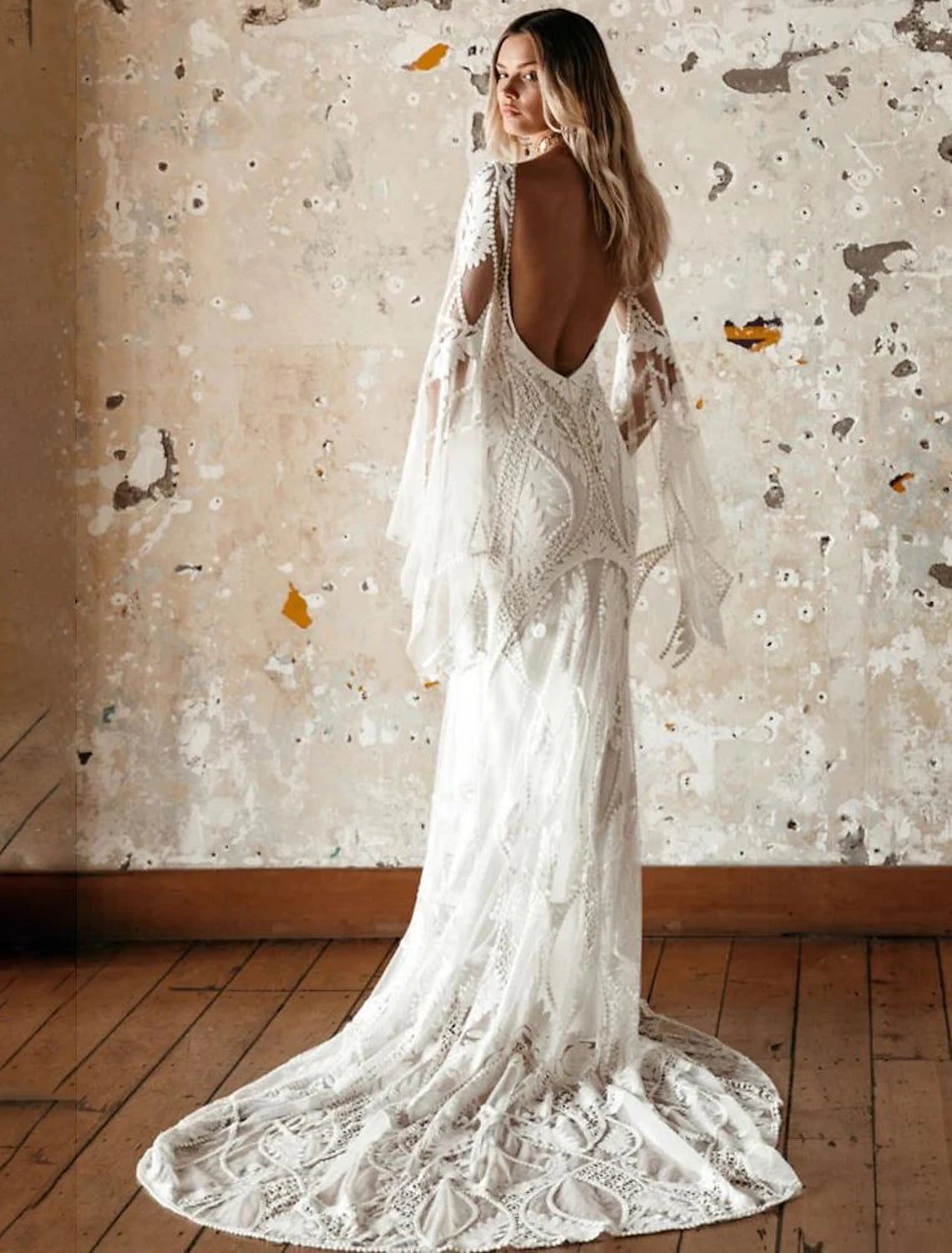 Beach Open Back Boho Simple Lace Wedding Dress Mermaid V Neck Long Sleeve Brush Train Bridal Gowns With Pattern