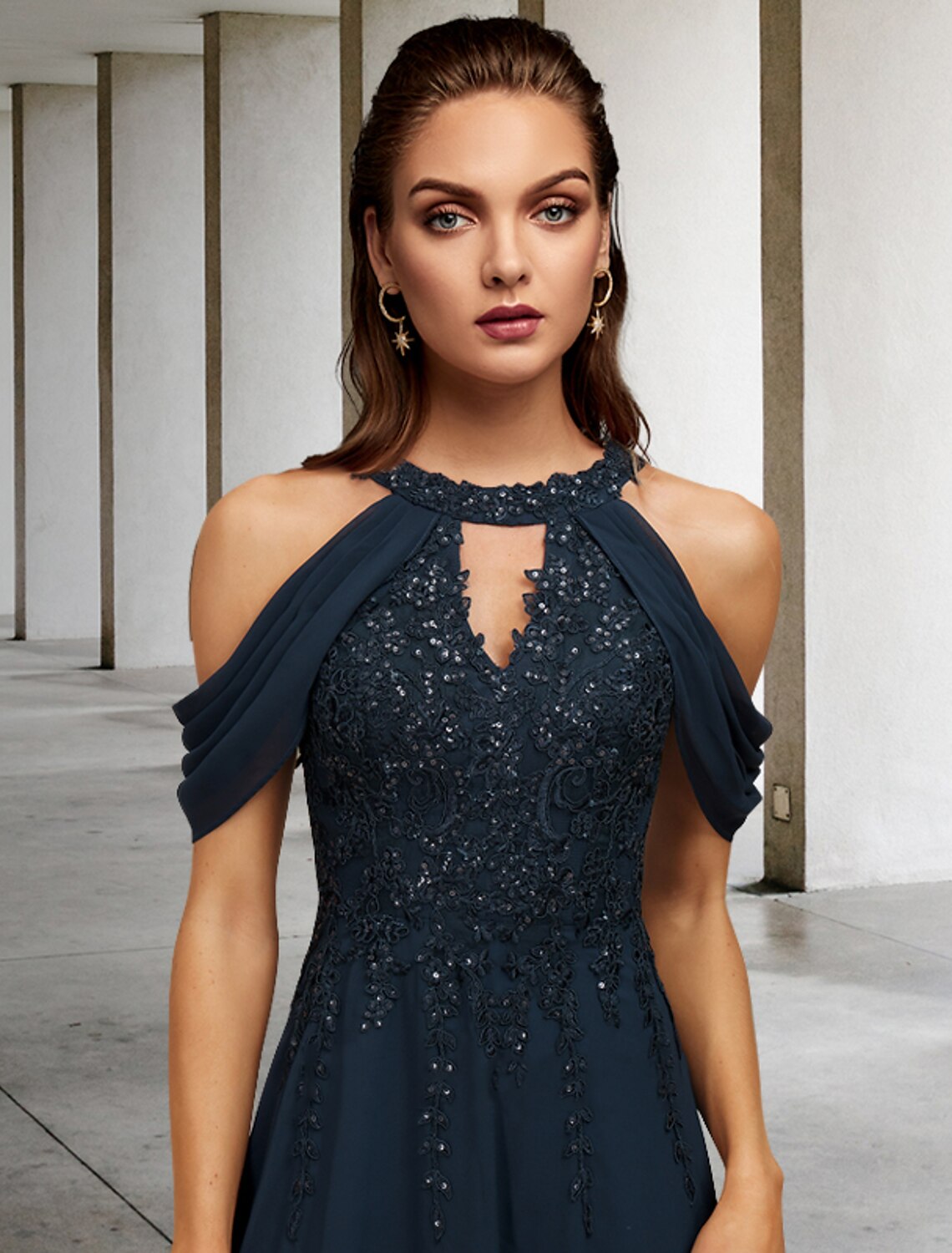 A-Line Mother of the Bride Dress Wedding Guest Plus Size Elegant Halter Neck Floor Length Lace Tulle Sequined Sleeveless with Sequin Appliques