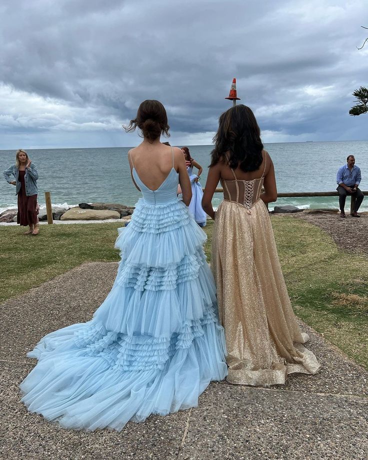 V Neck Layers Tulle A Line Spaghetti Strap Evening Dresses