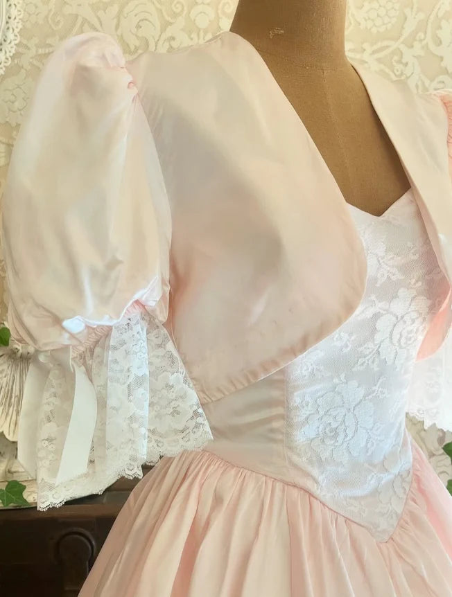 Vintage A Line Neck Lace Light Pink Satin Long Prom Dress Sweetheart Evening Dress