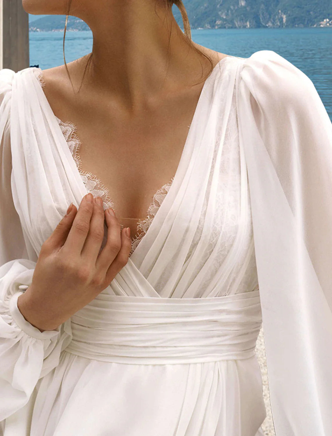 Beach Sexy Wedding Dresses A-Line V Neck Long Sleeve Court Train Chiffon Bridal Gowns With Pleats