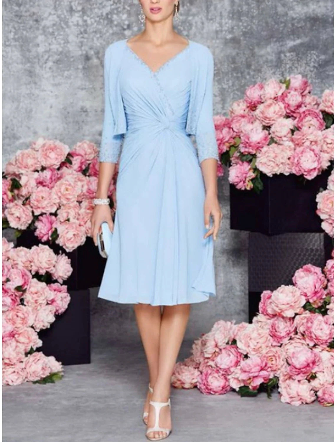 A-Line Mother of the Bride Dress Wedding Guest Party Elegant Petite V Neck Knee Length Chiffon Lace Half Sleeve with Ruching
