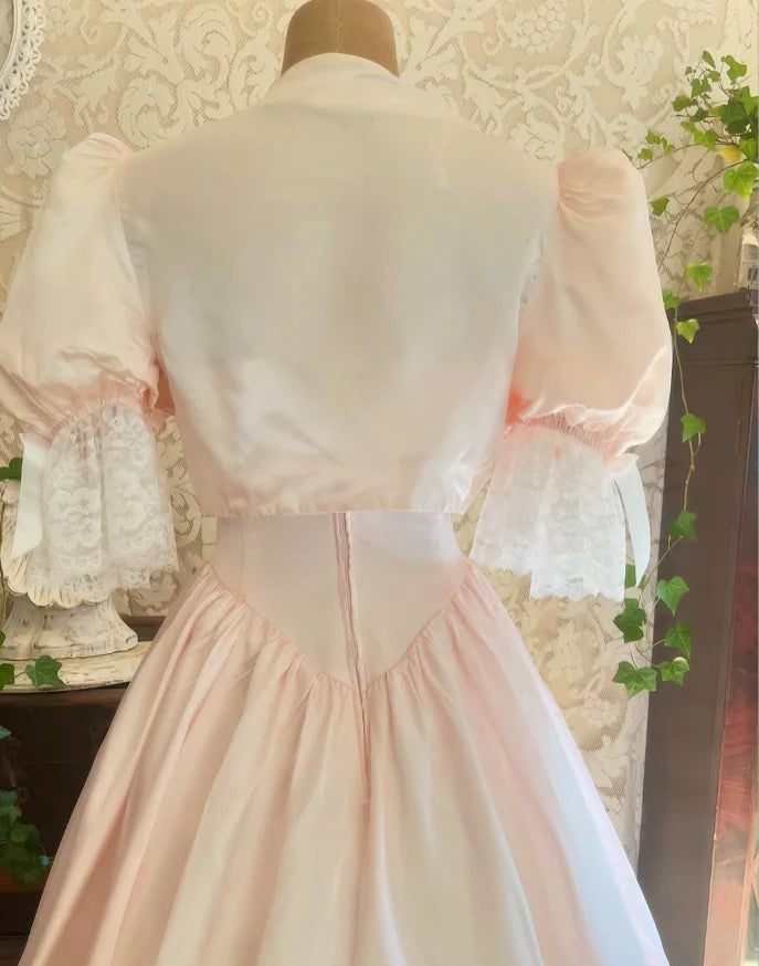 Vintage A Line Neck Lace Light Pink Satin Long Prom Dress Sweetheart Evening Dress