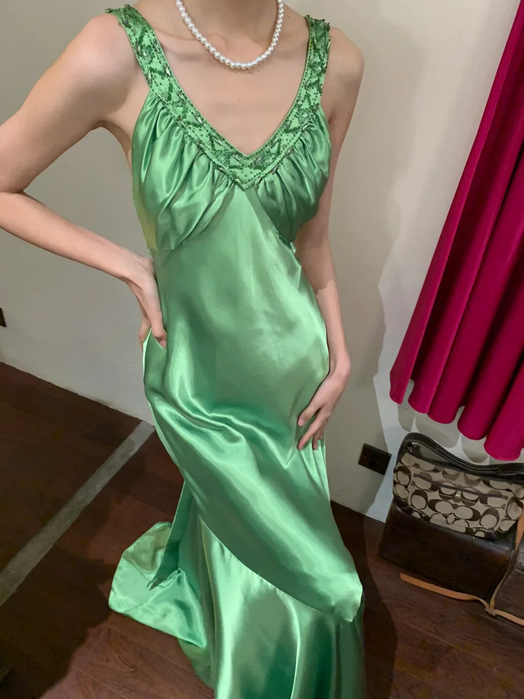 Vintage Mermaid V Neck Beaded Green Satin Long Party Dress