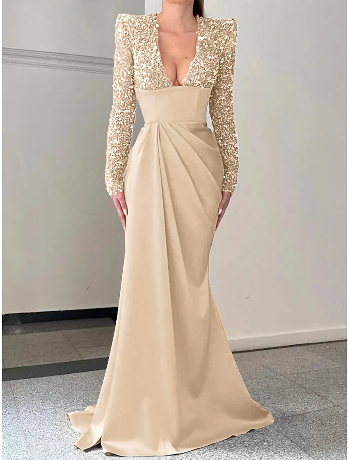 Mermaid / Trumpet Evening Gown Sparkle & Shine Dress Formal Sweep / Brush Train Long Sleeve V Neck Satin with Pleats Sequin