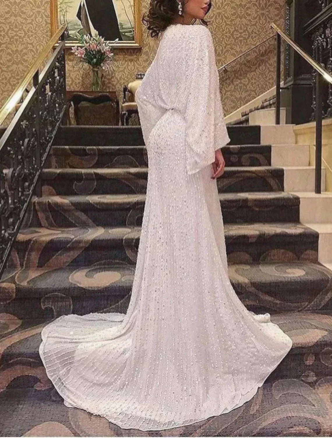 Sheath / Column Mother of the Bride Dress Simple Sparkle & Shine Plunging Neck Court Train Sequined