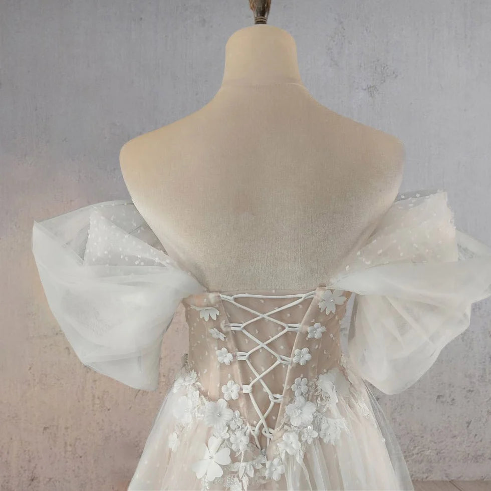 A-Line Floral Tulle Appliques Polka Dots Strapless V Neck Sweep Train Wedding Dress With Slit