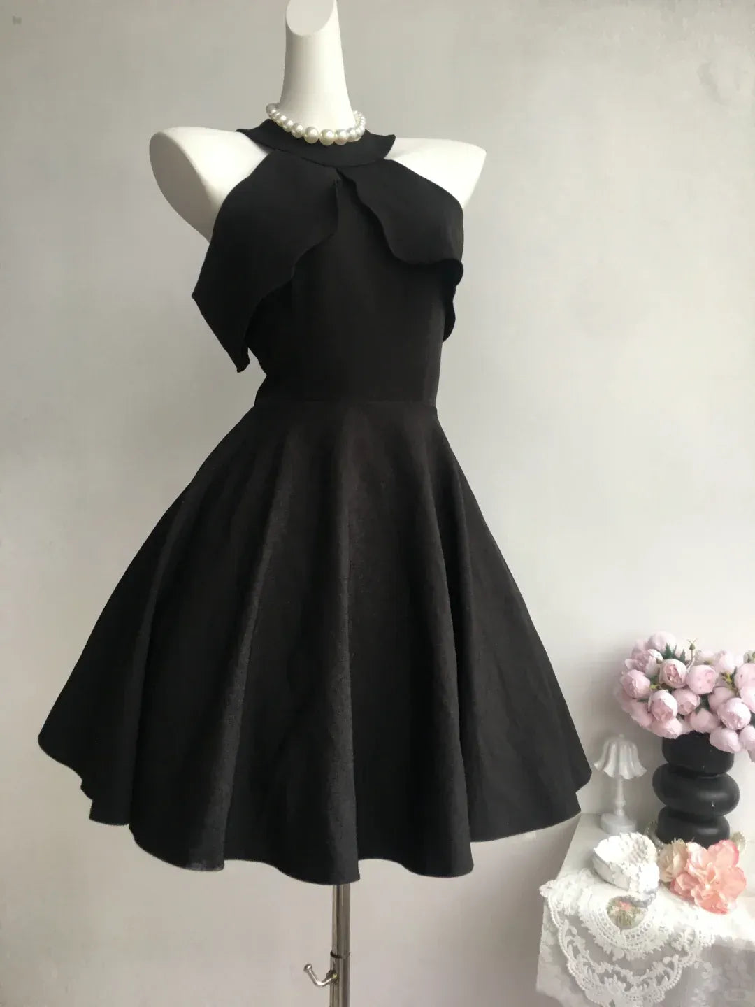 A-Line Halter Sleeveless Ruffle Black Short Homecoming Dress No Necklace