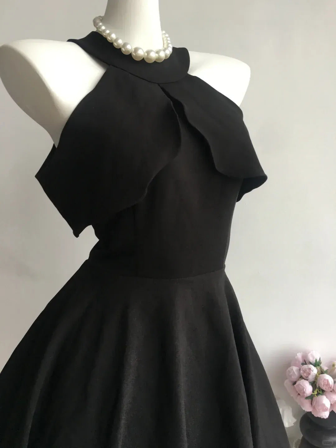 A-Line Halter Sleeveless Ruffle Black Short Homecoming Dress No Necklace