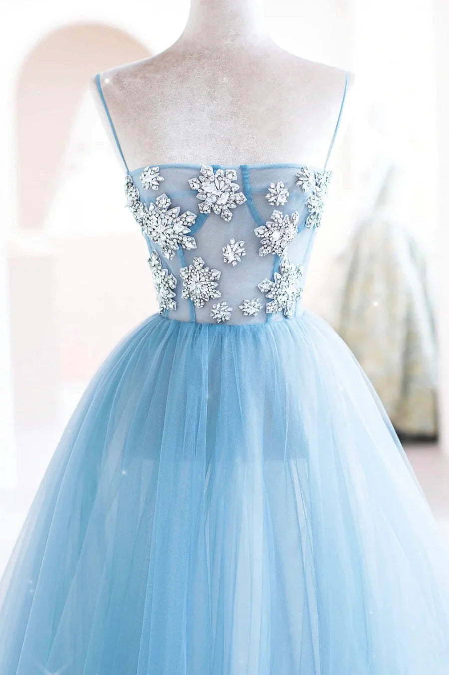 A-Line Spaghetti Strap Beading Tulle Blue Long Prom Dresses With Rhinestones
