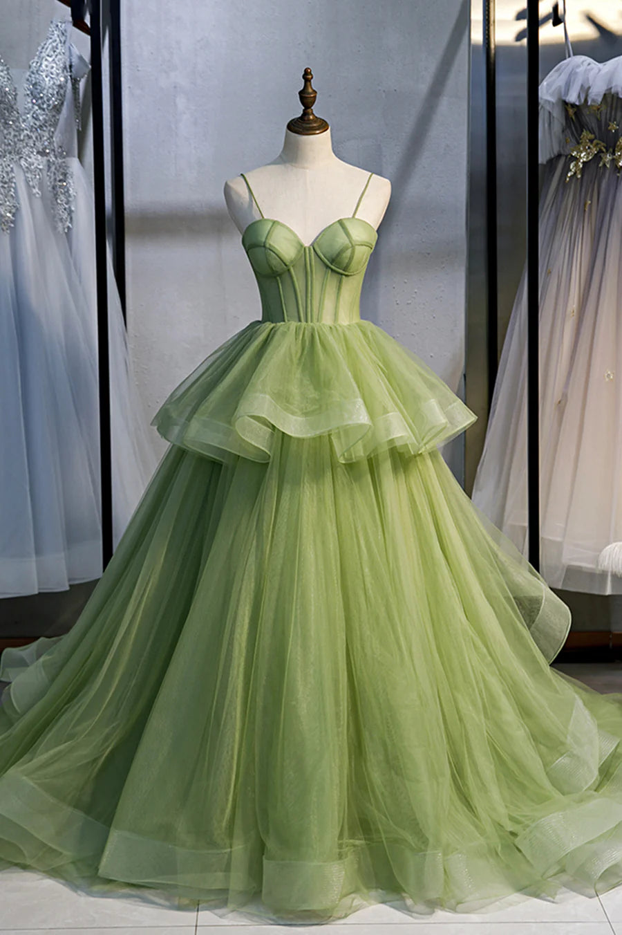A-Line Spaghetti Straps Bodycon Ruffle Tiered Tulle Green Long Prom Dresses