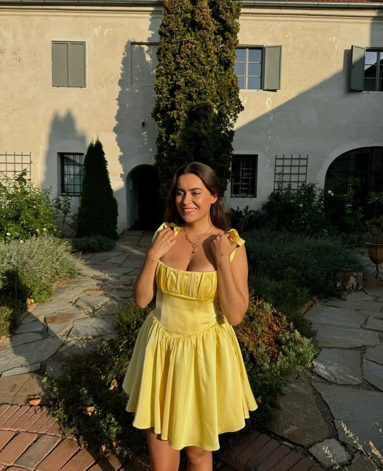 A-Line Sweetheart Tie-Strap Pleated Yellow Short Homecoming Dress Summer Dresses Women