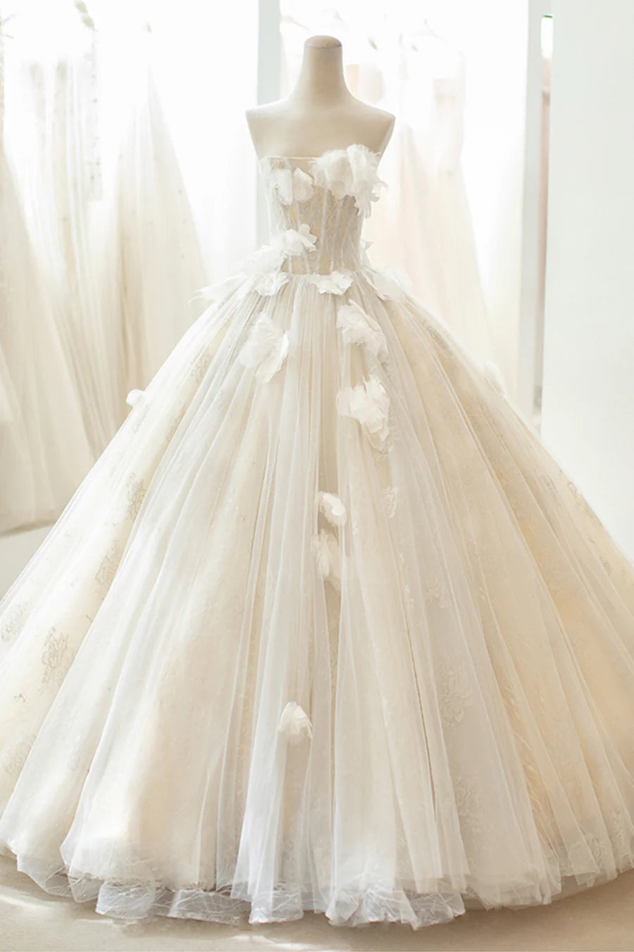 A-Line Strapless Bodycon Applique Tulle Lace Champagne Long Formal Prom Dress