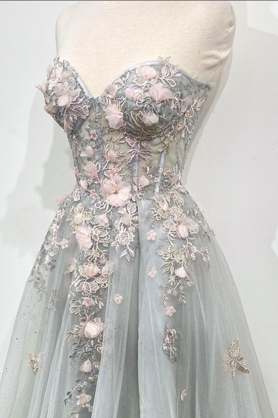 A-Line Strapless Bodycon Applique Tulle Lace Gray Long Prom Dress With Slit