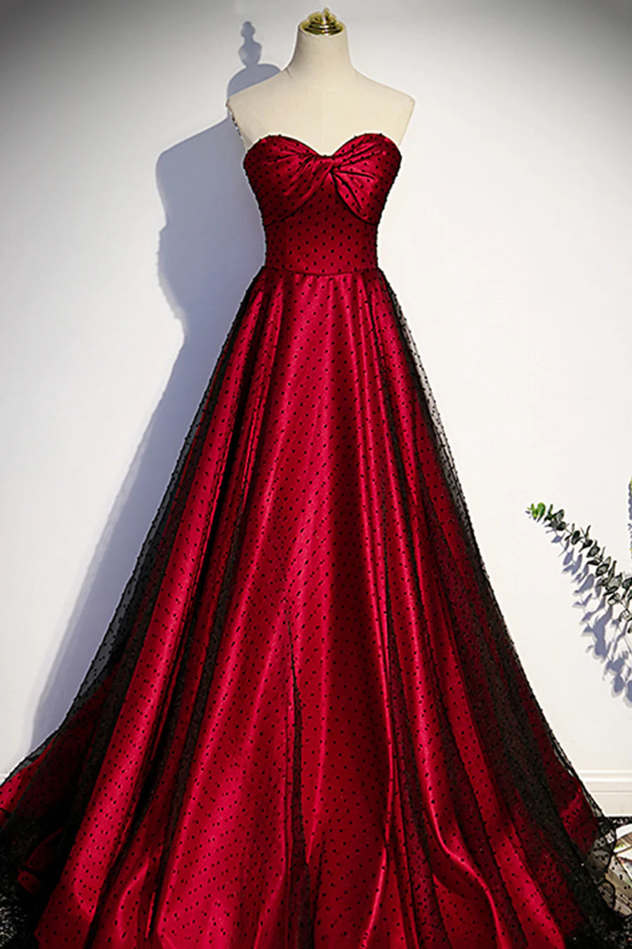 A-Line Sweetheart Neck Tulle Black And Satin Burgundy Long Prom Dress