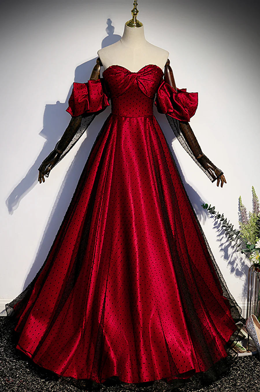 A-Line Sweetheart Neck Tulle Black And Satin Burgundy Long Prom Dress
