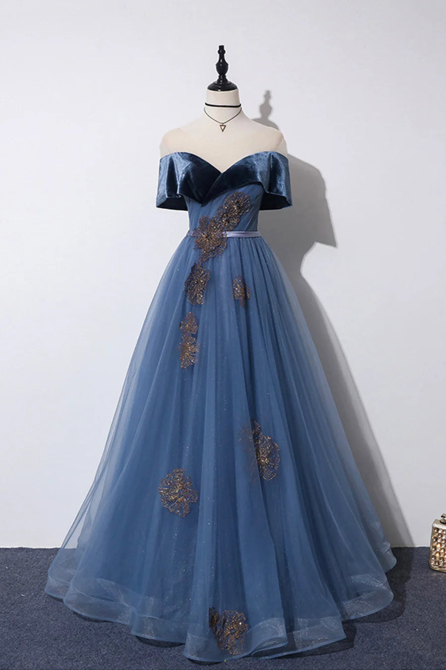 A-Line Sweetheart Off the Shoulder Velvet Tulle Blue Long Prom Dresses With Applique
