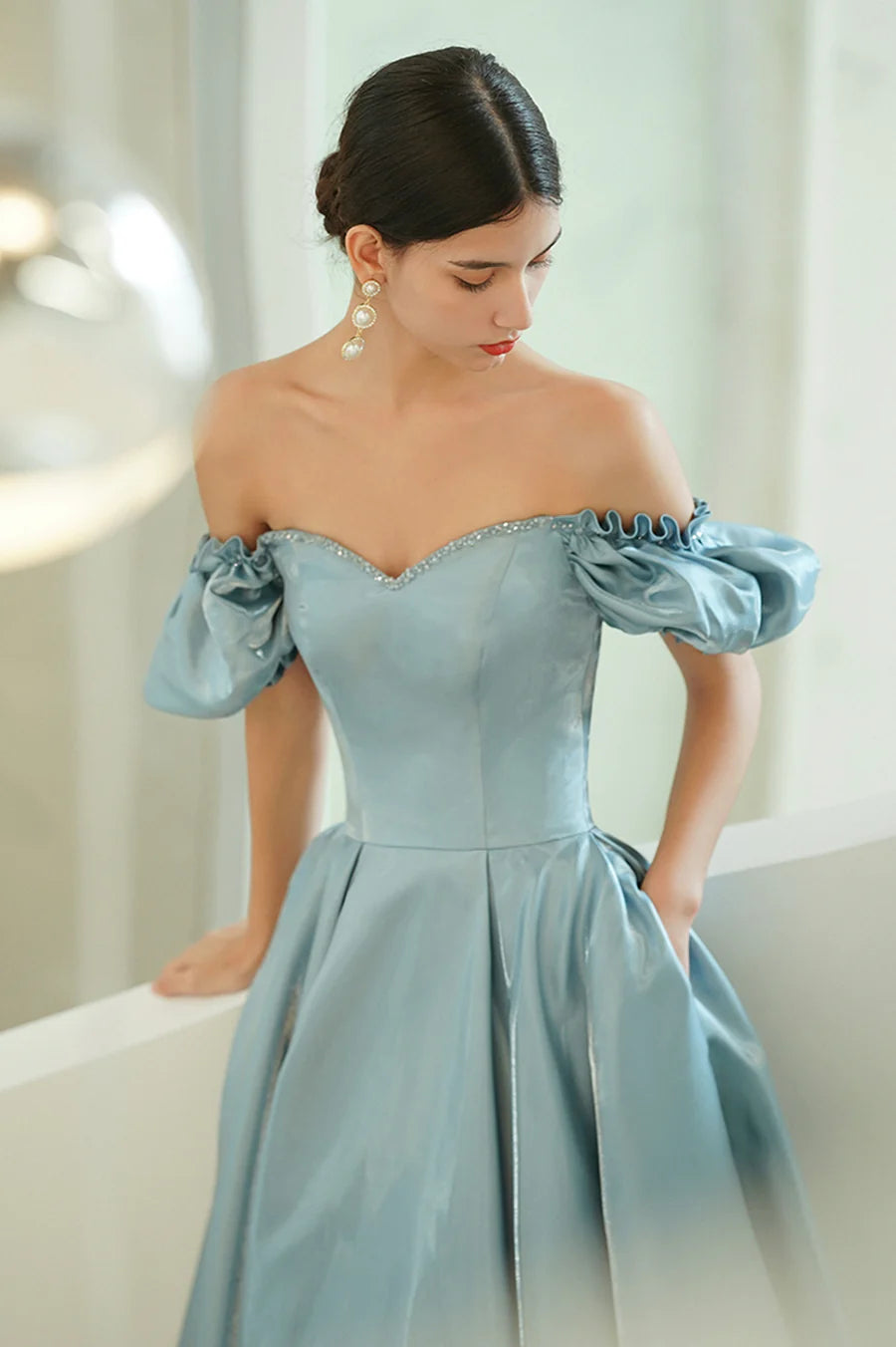 A-Line Sweetheart Puff Sleeves Beaded Satin Blue Long Prom Dresses With Pocket