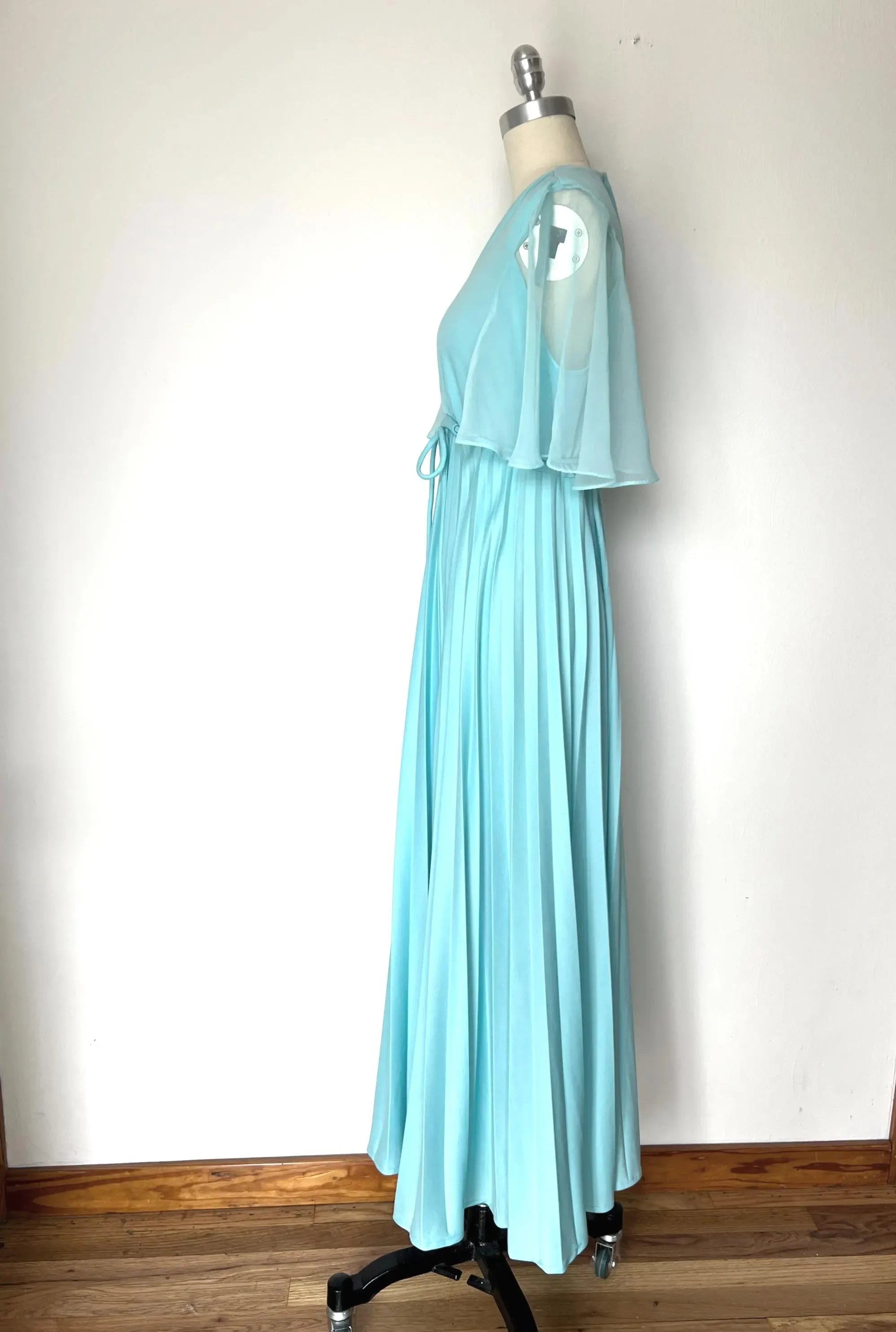 A-Line V Neck Cape Sleeve Pleated Turquoise Floor-Length Prom Dress With Tie