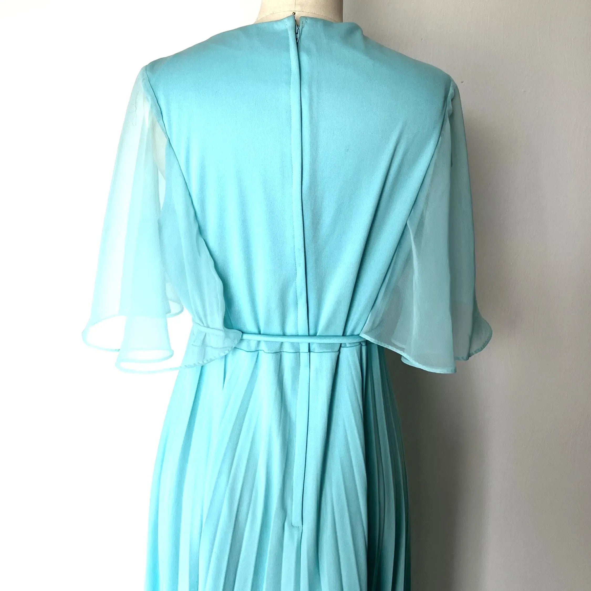 A-Line V Neck Cape Sleeve Pleated Turquoise Floor-Length Prom Dress With Tie