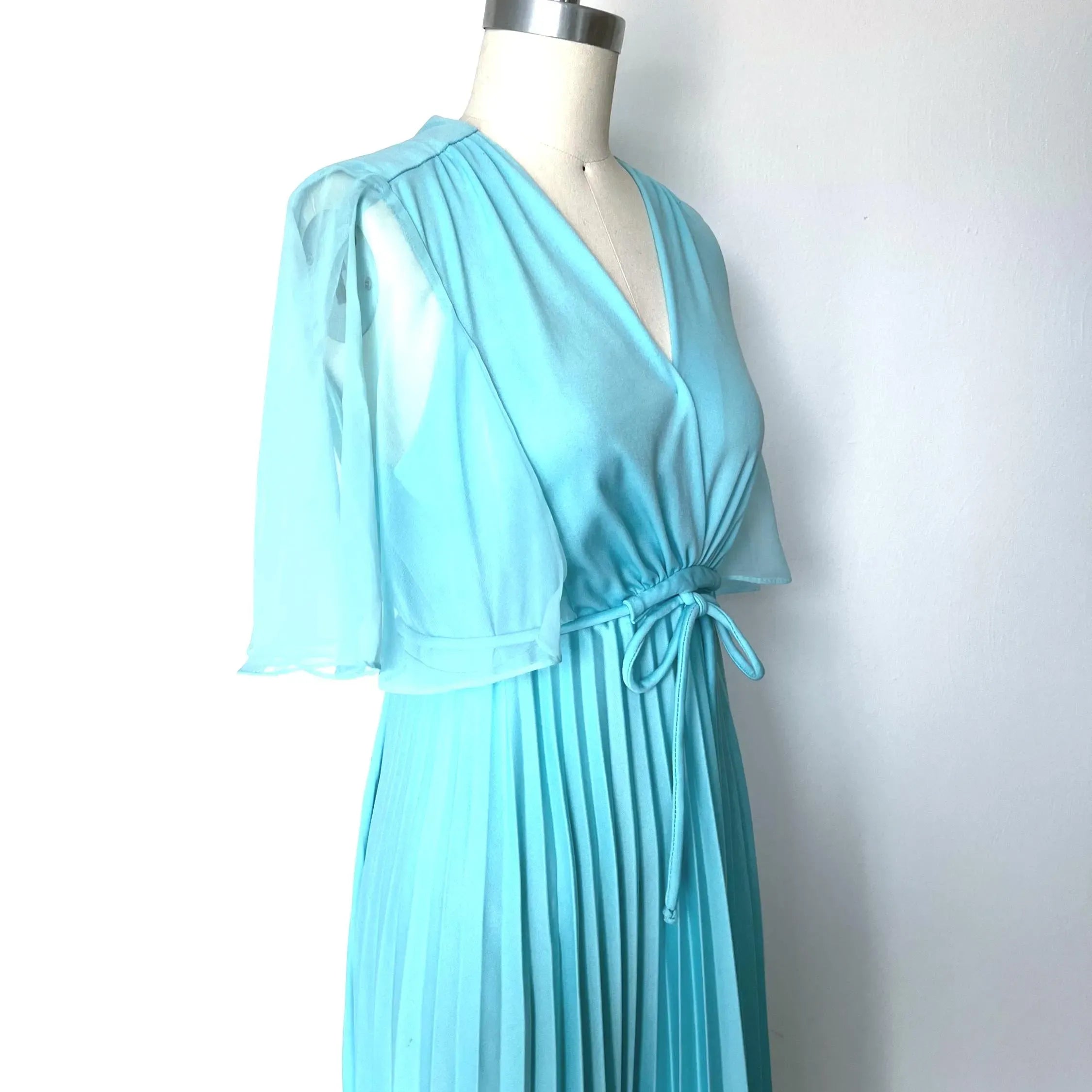 A-Line V Neck Cape Sleeve Pleated Turquoise Floor-Length Prom Dress With Tie