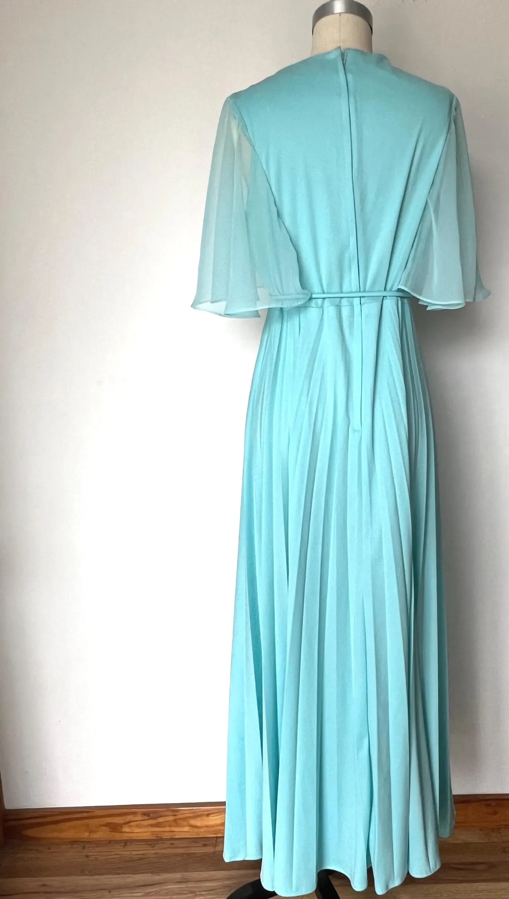 A-Line V Neck Cape Sleeve Pleated Turquoise Floor-Length Prom Dress With Tie
