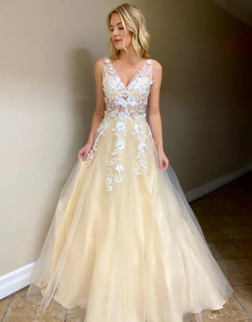 A-Line V Neck Sleeveless Appliques Tulle Lilac Floor Length Prom Dress