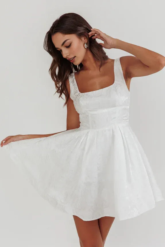 A-line Square Neck V-back Textured Jacquard White Mini Homecoming Dress