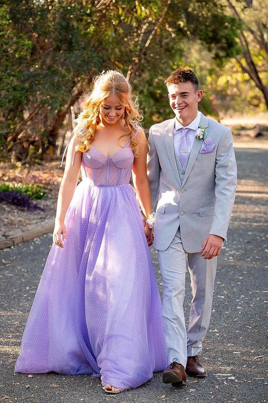 A-line Sweetheart Spaghetti-Strap Corset Dot Tulle Floor-length Prom Dress