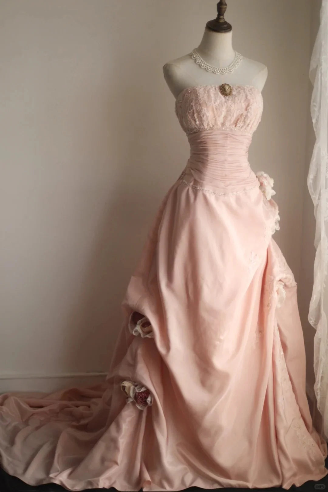 A Line Pink Strapless Pleated Princess Dress Wedding Dress Sleeveless Long Evening Dress With Train