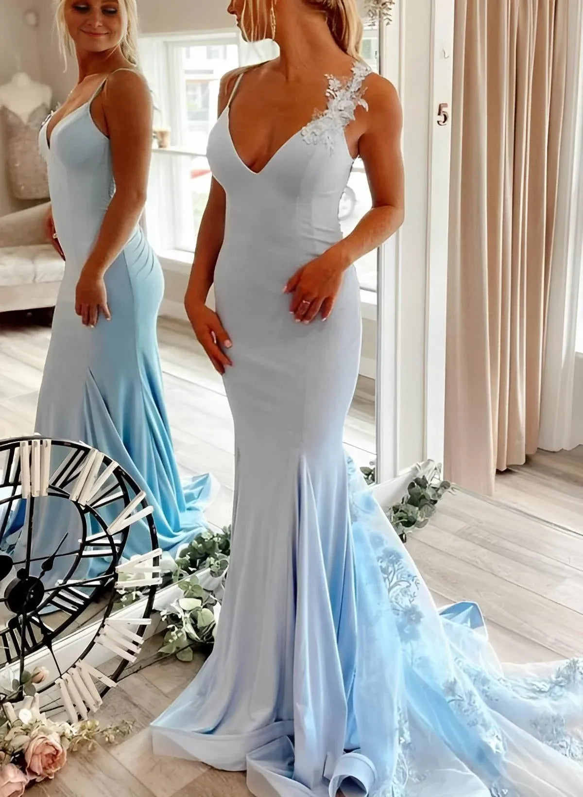 Beautiful Mermaid V-Neck Lace Applique Light Blue Prom Dress With Sweep Train