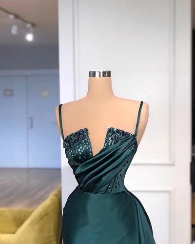 Beautiful Pleated Crystal Spaghetti Straps Mermaid Evening Dress With Detachable Train