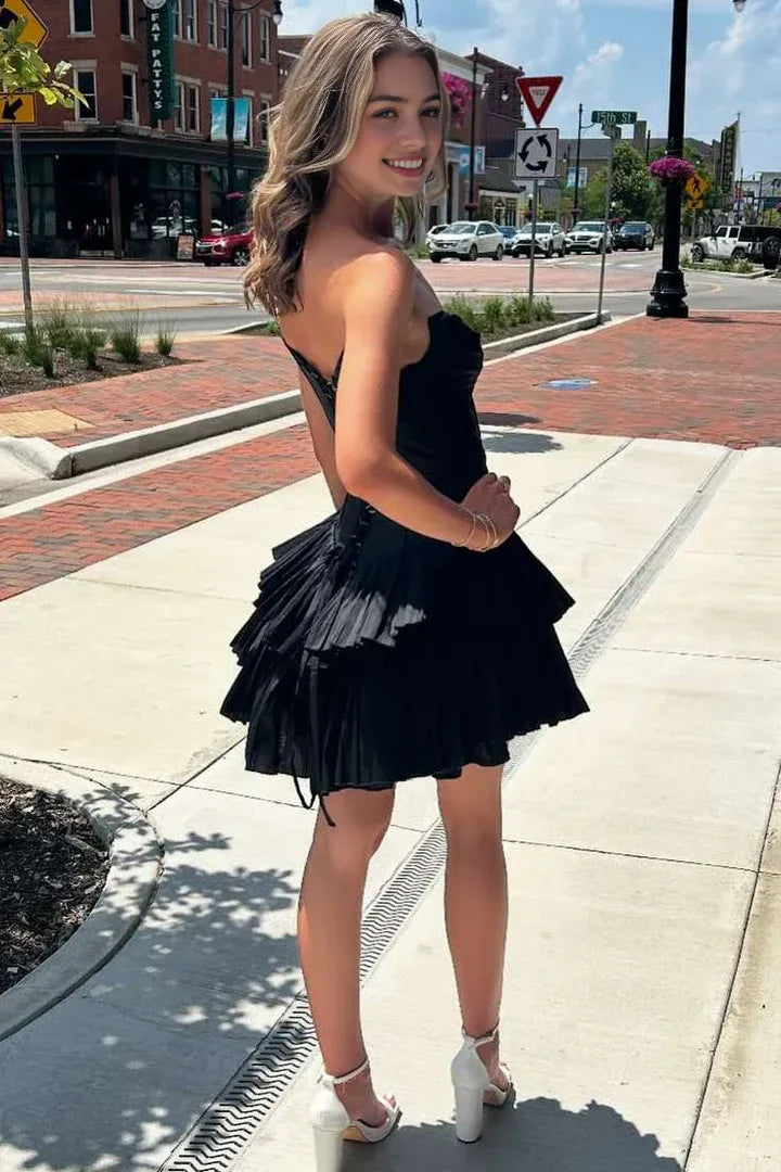 Black Satin Sweetheart Collar Strapless A-Line Layered Sleeveless Pleated Short Homecoming Dress