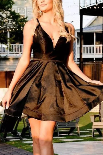 Black Satin V-Neck Spaghetti Straps Short Homecoming Dress With Bow