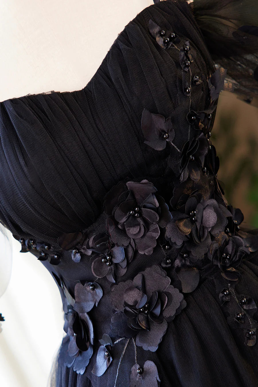 Black Tulle Flowers V Neck Spaghetti Straps Short Prom Dress Black A-line Evening Party Dress