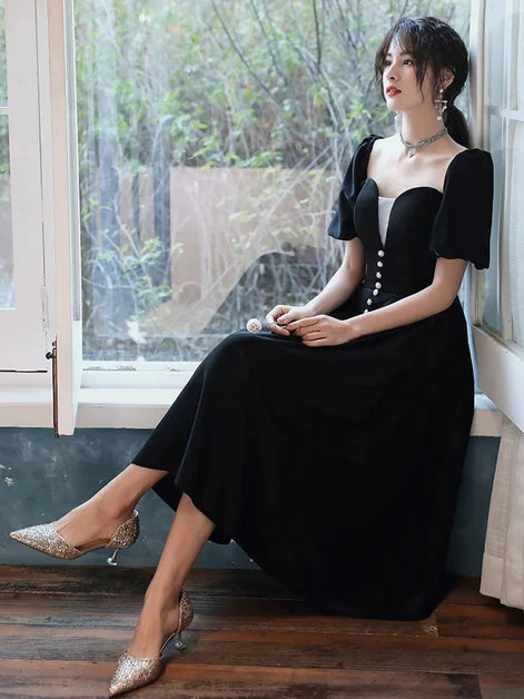 Black Velvet A-line Tea Length Open Back Short Sleeves Wedding Party Dress Homecoming Dress