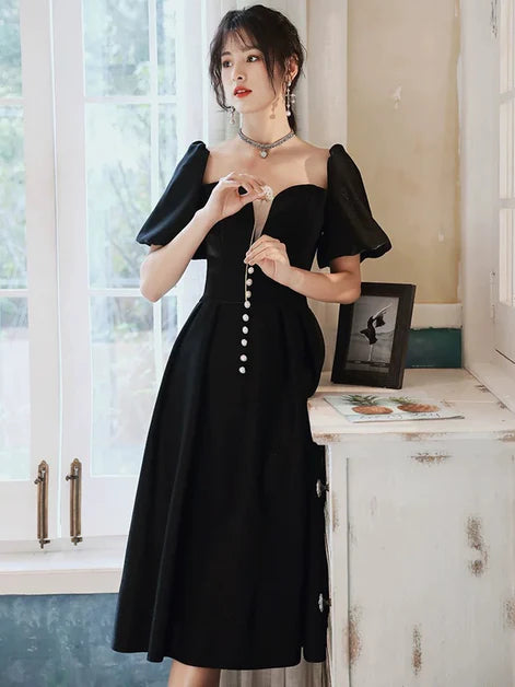 Black Velvet A-line Tea Length Open Back Short Sleeves Wedding Party Dress Homecoming Dress