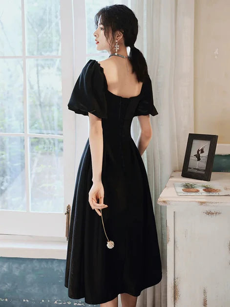 Black Velvet A-line Tea Length Open Back Short Sleeves Wedding Party Dress Homecoming Dress