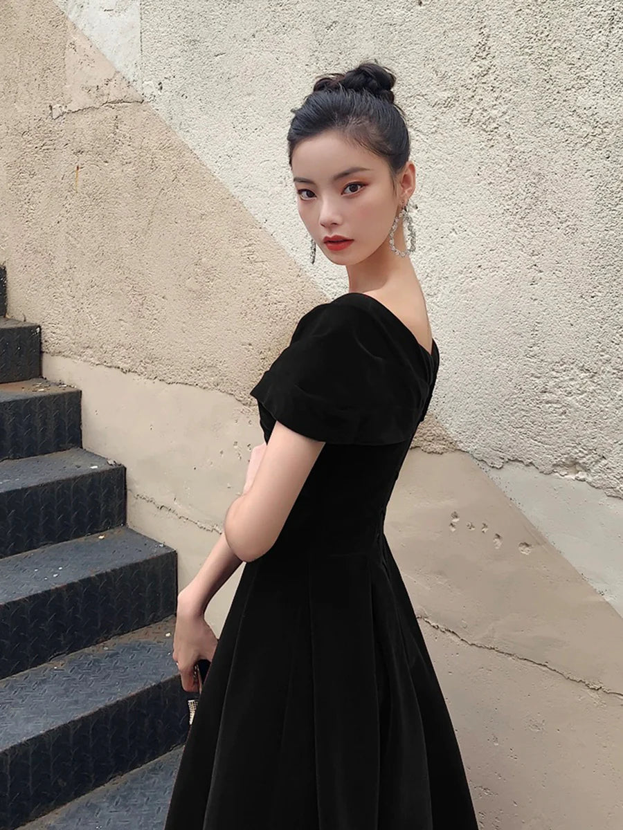 Black Velvet V-Neck A-line Knee Length Prom Dress Evening Party Dress