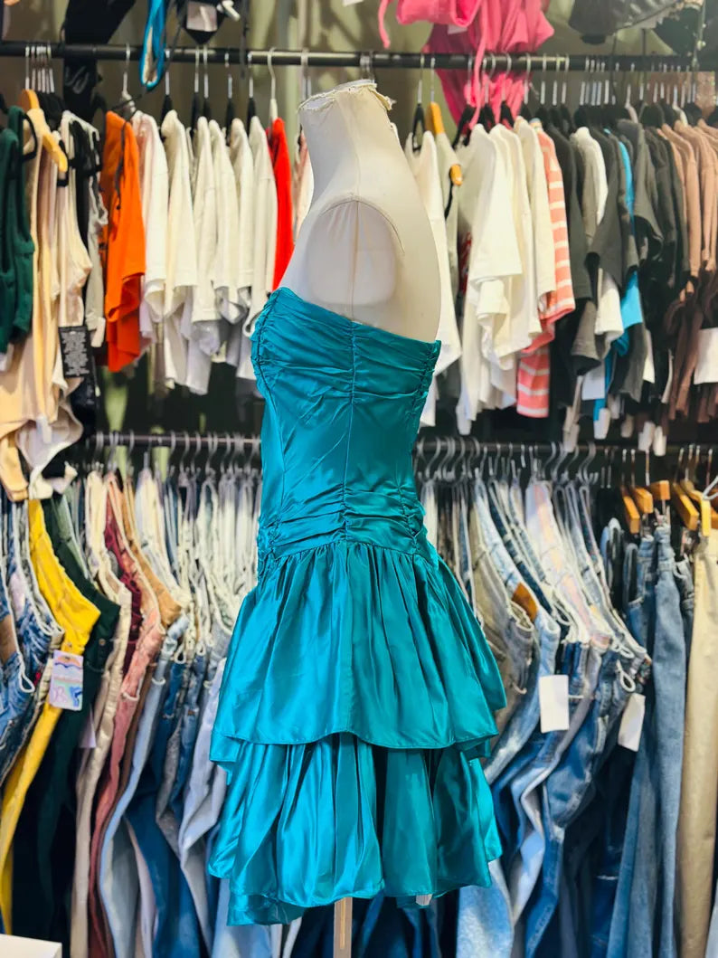 Blue Satin Pleated Sweetheart Neck Strapless Tiered Short Skirt Homecoming Dress