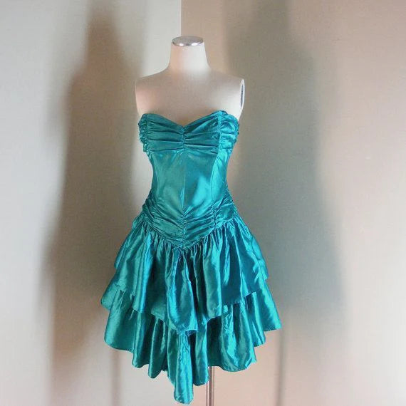 Blue Satin Pleated Sweetheart Neck Strapless Tiered Short Skirt Homecoming Dress