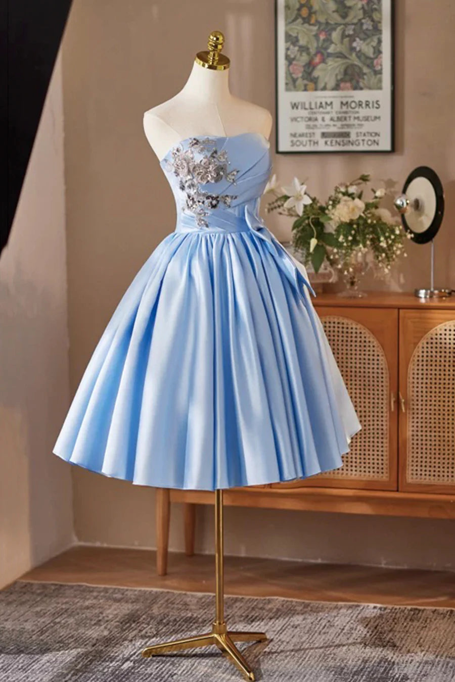 Blue Satin Sequins Strapless Short Homecoming Dress Lovely A-Line Evening Party Dress With Bow