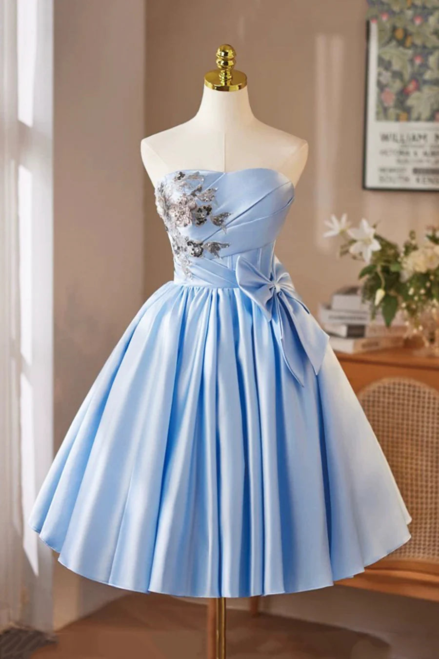 Blue Satin Sequins Strapless Short Homecoming Dress Lovely A-Line Evening Party Dress With Bow