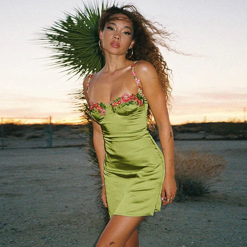 Bodycon Sweetheart Floral Embellished Ruched Satin Green Mini Homecoming Dress