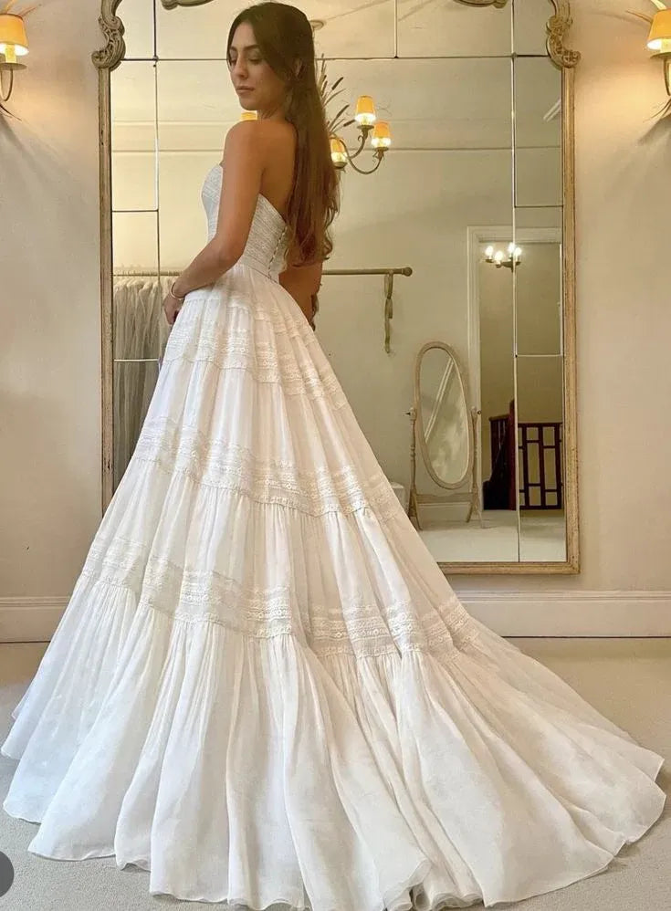 Vintage Bohemian A-Line Sweetheart Strapless Tiered Lace White Train Wedding Dress