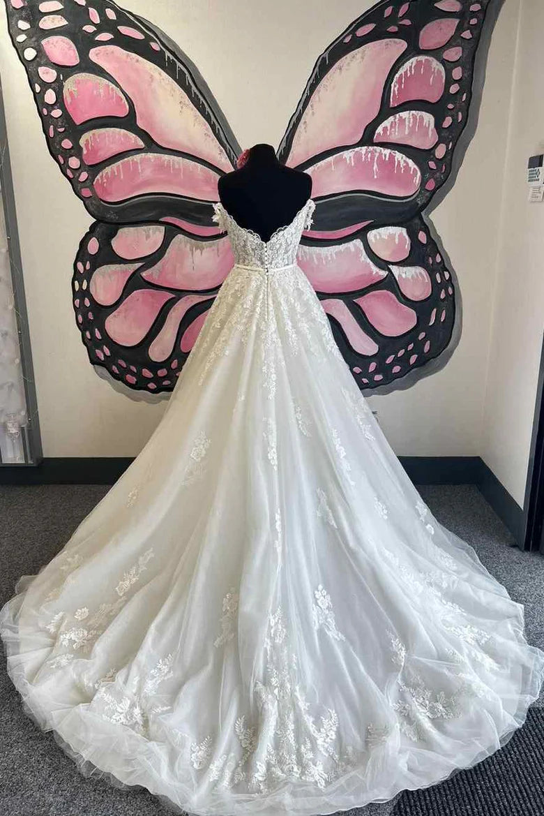 Bohemian Satin Floral Lace A-Line Strapless Sweetheart Sleeveless Wedding Dress With Train